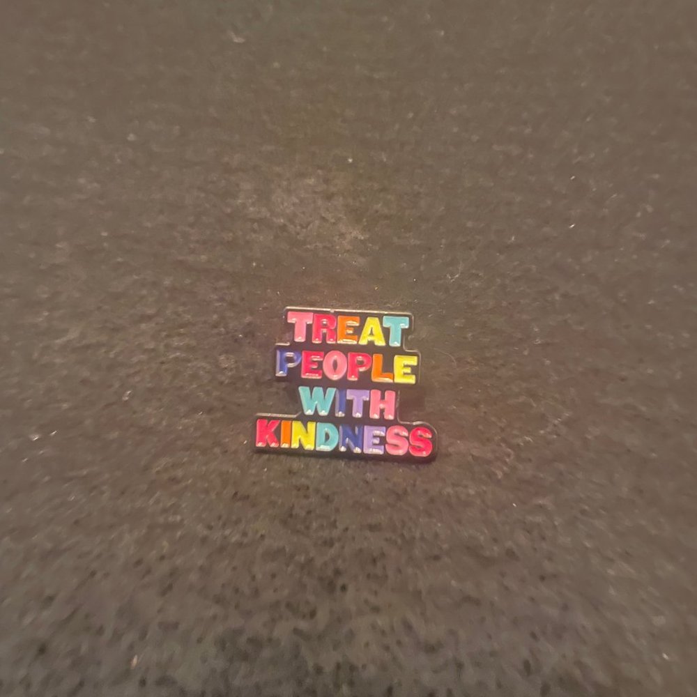 Harry Styles Treat People With Kindness Pin - Picture 3 of 3
